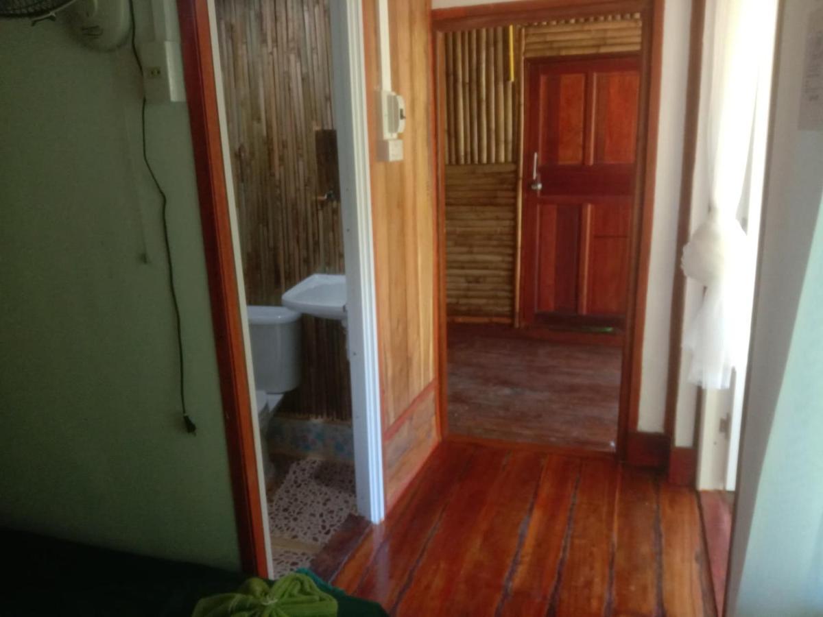 9Sathanee Ko Lanta Buitenkant foto